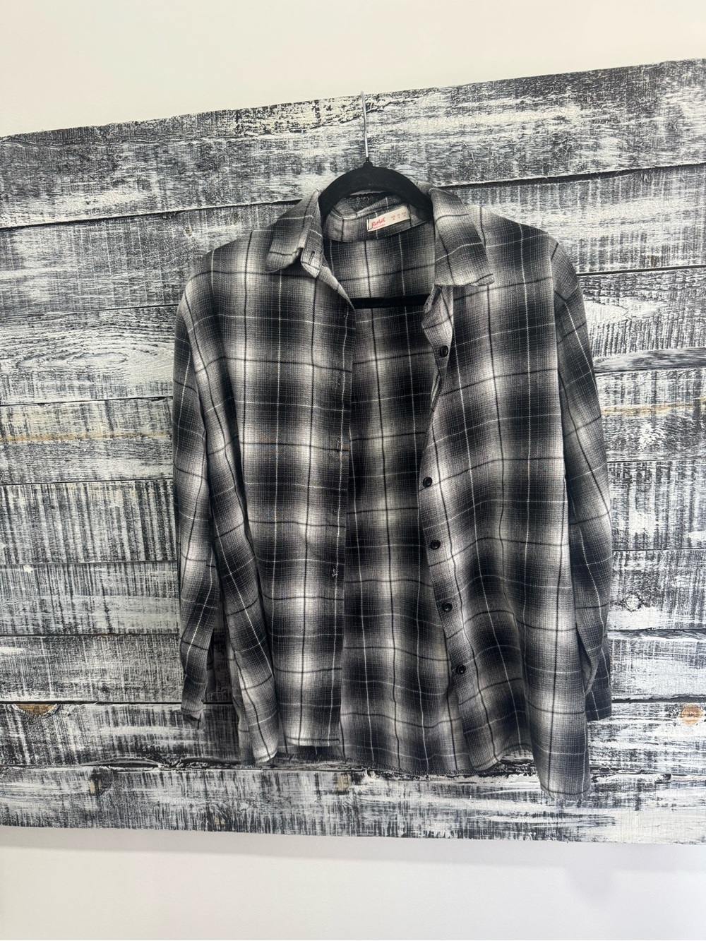 ROMWE Women’s Black & Gray Plaid Button-Down Shirt